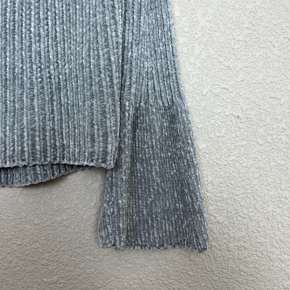 Express Chenille Bell Sleeve Sweater size Medium Mint Green Chunky Knit Soft - Picture 8 of 11